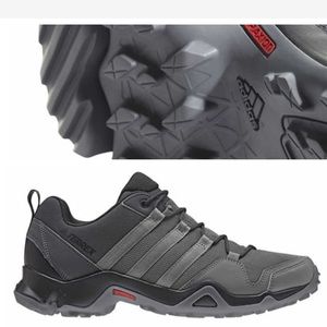 adidas traction